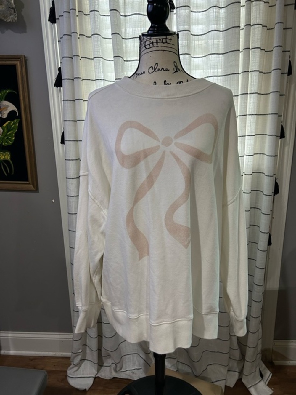 Aerie Sweater with Pale Pink Bow Graphic Size Large